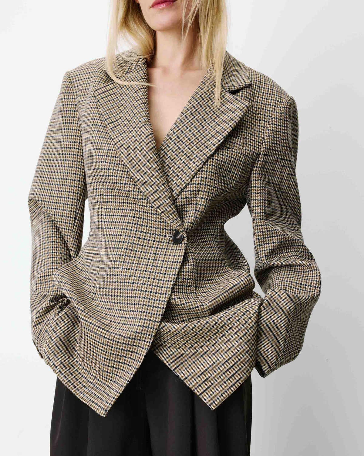 ALMOND BLAZER - kommer snart