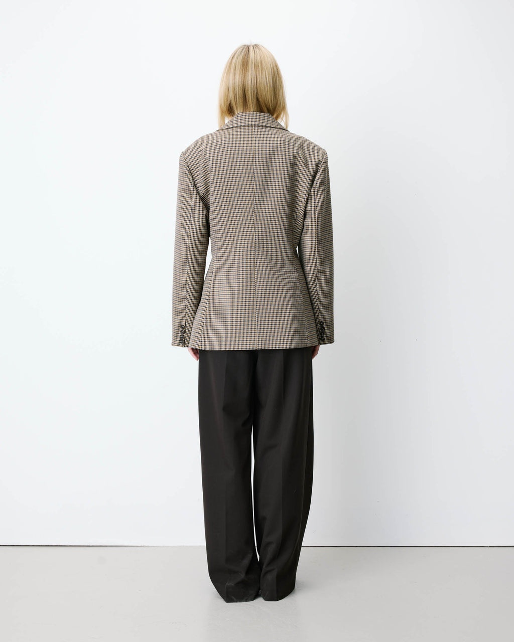 ALMOND BLAZER - kommer snart